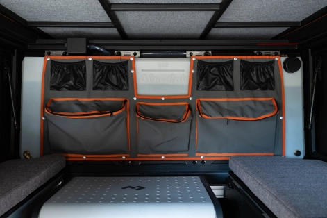 Ford Ranger Raptor 2023 équipé par equip'raid modcap alu-cab rangements