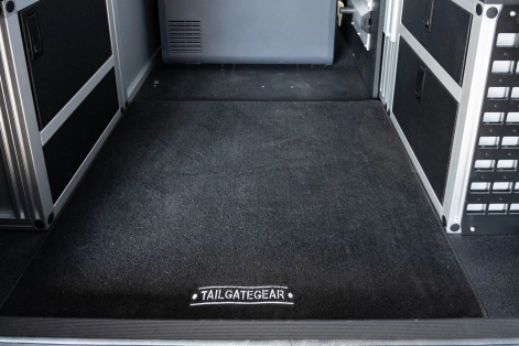 Ford Ranger Raptor 2023 équipé par equip'raid modcap alu-cab aménagement intérieur Tailgate Gear