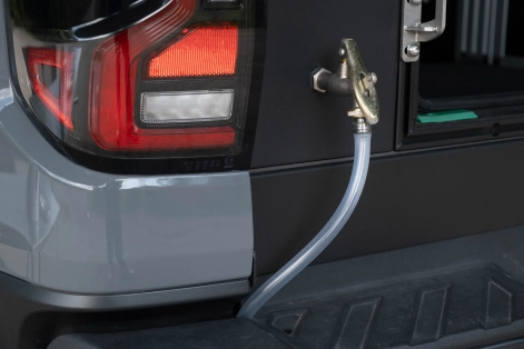 Ford Ranger Raptor 2023 équipé par equip'raid prise d'eau extérieure