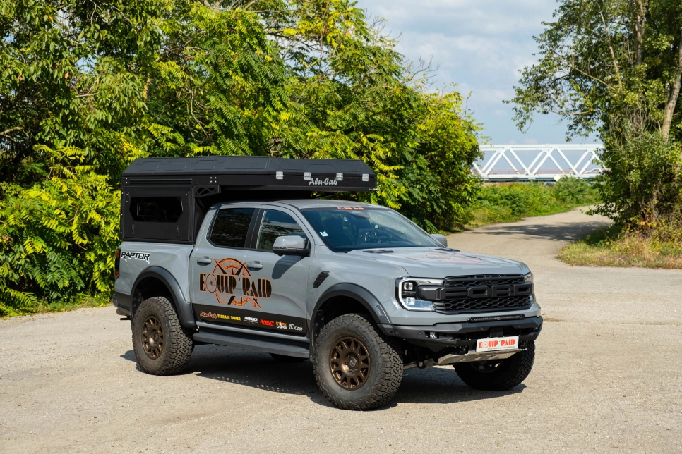 Ford Ranger Raptor 2023 équipé par equip'raid modcap alu-cab