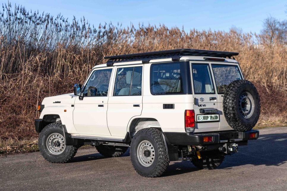 Toyota Land Cruiser 76 préparé par Equip'Raid pour les professionnels