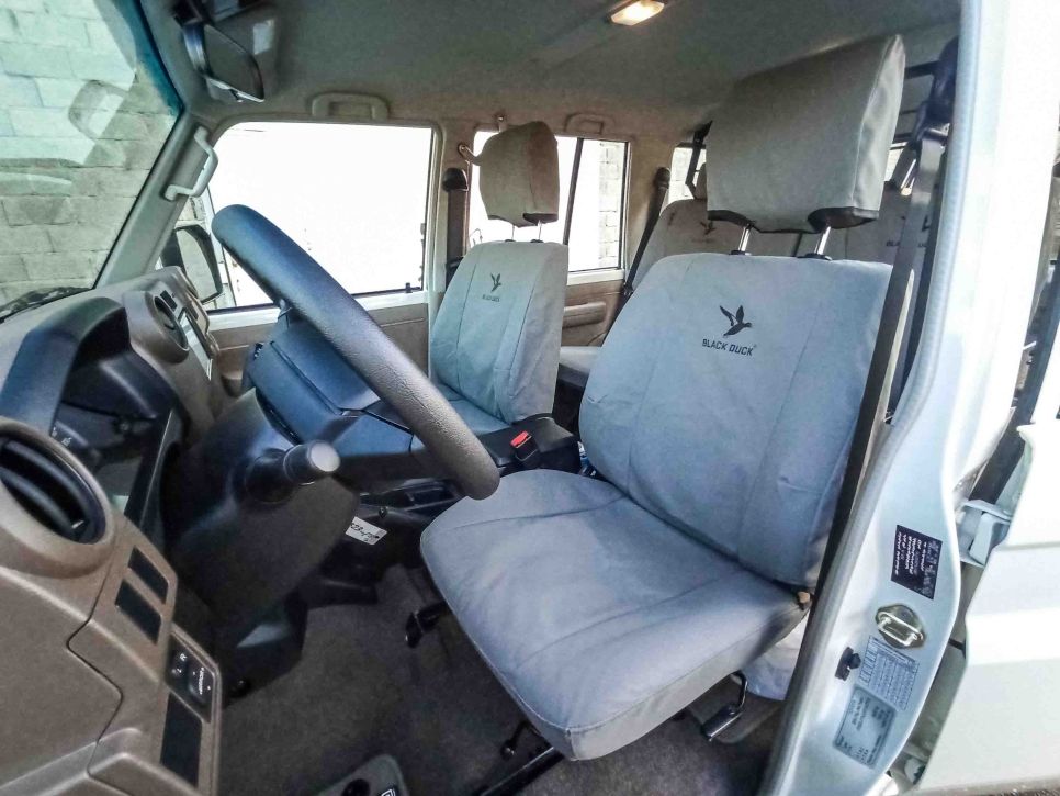 Les housses de sièges Black Duck pour Toyota Land cruiser 76