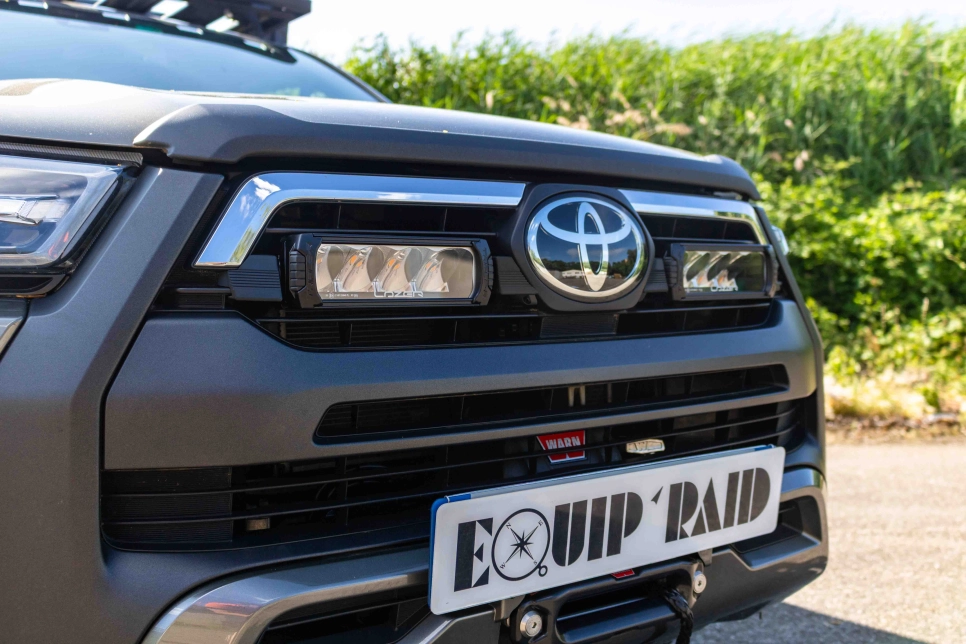 toyota-hilux-revo-invincible-preparation-4x4-alsace-tente-de-toit-equipraid-kit-lazer-integration-calandre