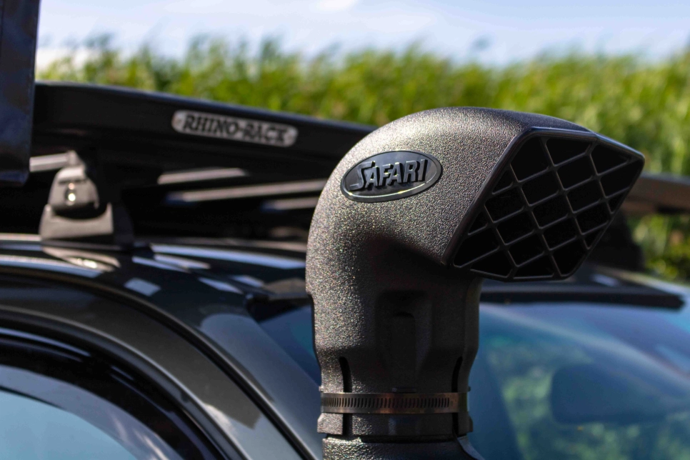 toyota-hilux-revo-invincible-preparation-4x4-alsace-tente-de-toit-equipraid-tete-safari-snorkel-rhino-rack