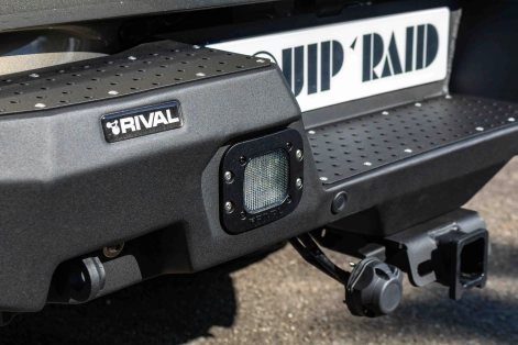 toyota-hilux-revo-invincible-preparation-4x4-alsace-tente-de-toit-equipraid-parechoc-arriere-rival