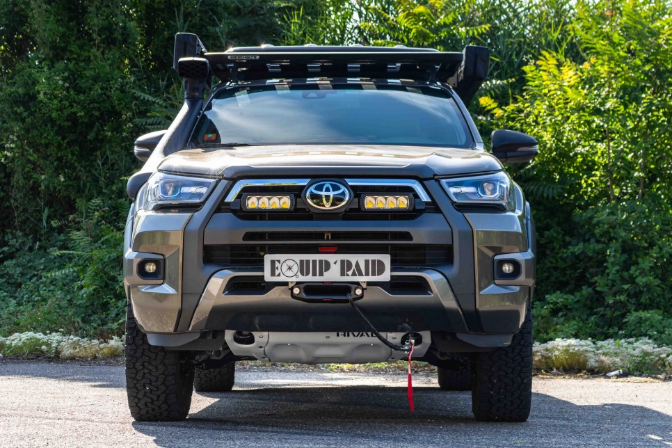 toyota-hilux-revo-invincible-preparation-4x4-alsace-tente-de-toit-equipraid-lazer-eclairage-led