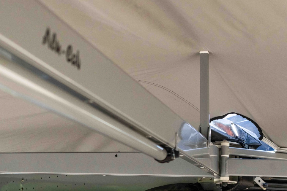 toyota-hilux-revo-invincible-preparation-4x4-alsace-tente-de-toit-equipraid-auvent-270°-alu-cab