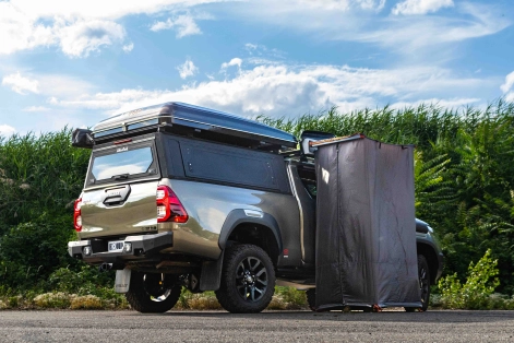 toyota-hilux-revo-invincible-preparation-4x4-alsace-tente-de-toit-equipraid-auvent-douche