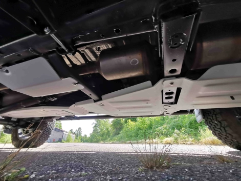 toyota-hilux-revo-invincible-preparation-4x4-alsace-tente-de-toit-equipraid-blindage-rival