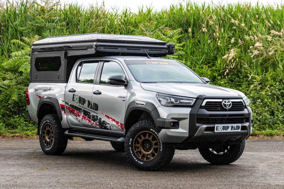 Toyota Hilux Revo V6 double cabine importé par equip'Raid avec Modcap Family Alu-Cab