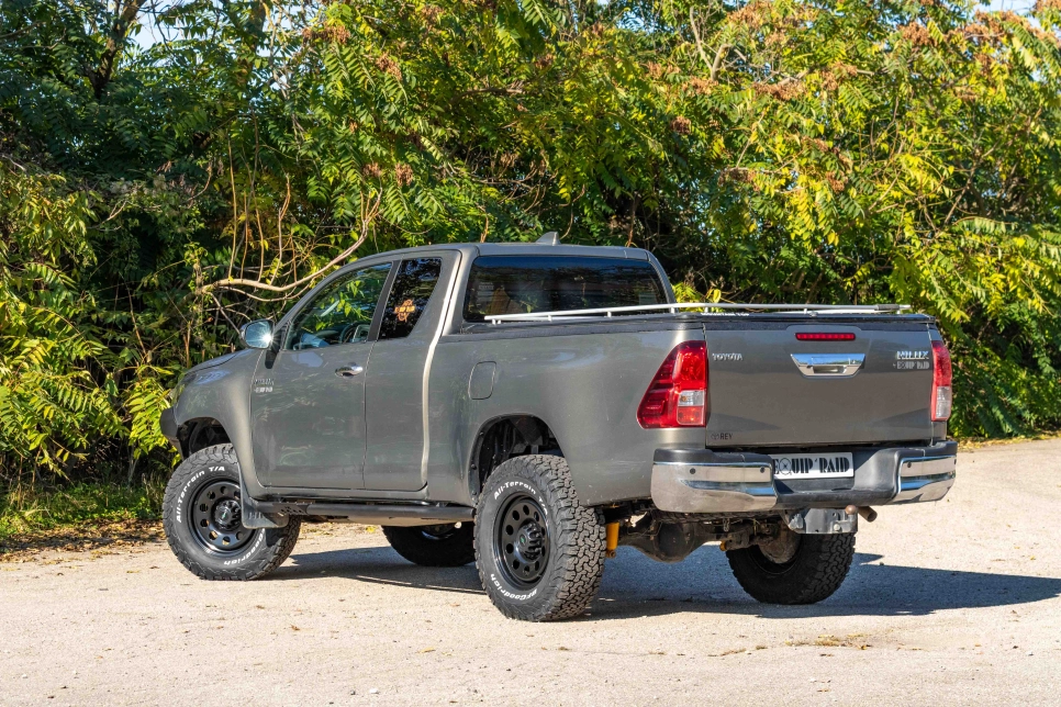 Toyota Hilux Revo préparation 4x4 tout terrain Equip'Raid 3/4 arrière