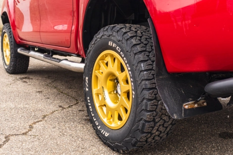 Toyota Hilux revo équipé de bavettes semi rigides