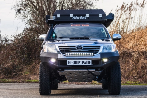 Toyota Hilux Vigo et pare choc Rhino 4x4