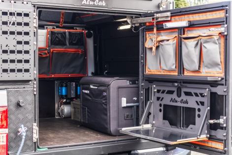 Porte arrière du canopy Camper ouverte