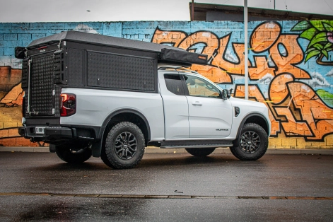 Ford Ranger PXIV Canopy Camper Alu-CAB par Equip'RAid coté arrière