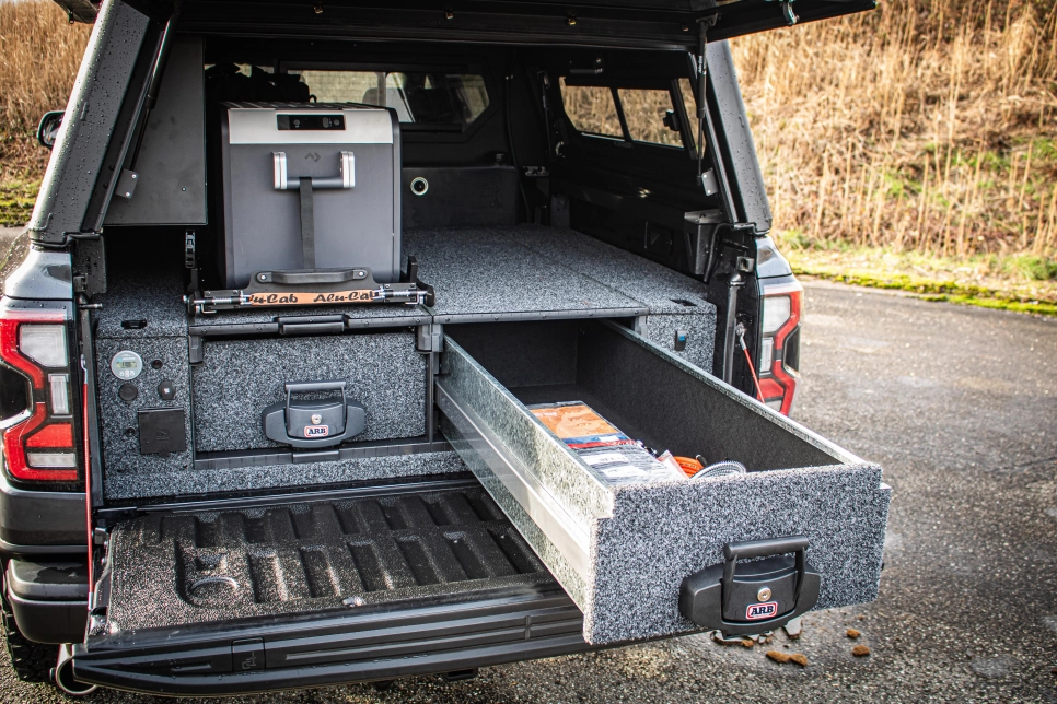 Ford Ranger Raptor 2023 préparé par Equip'Raid tiroirs et solution de rangement ARB