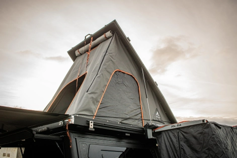 Ford Ranger Raptor 2023 préparé par Equip'Raid tente Gen 3-r Alu-Cab