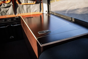 Ford Ranger PXIV préparation tout terrain pick up 4x4 raid bivouac en Alsace Canopy Camper Alu-Cab meuble rangement