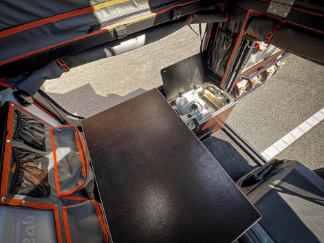 Ford ranger Canopy Camper Alu-Cab préparé par Equip'Raid Mulhouse aménagement intérieur sur mesure