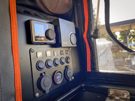 Ford ranger Canopy Camper Alu-Cab préparé par Equip'Raid Mulhouse