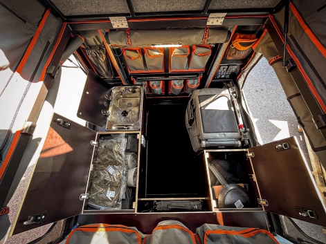 Ford ranger Canopy Camper Alu-Cab préparé par Equip'Raid Mulhouse