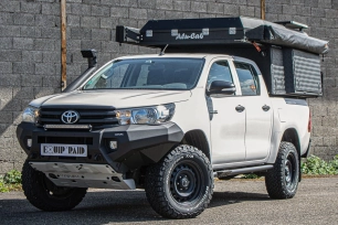Préparation 4x4 de Toyota Hilux Revo par Equip'Raid cellule Khaya Alu-Cab