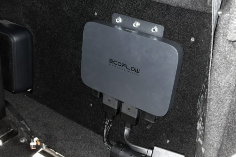 chargeur ecoflow dans defender 90