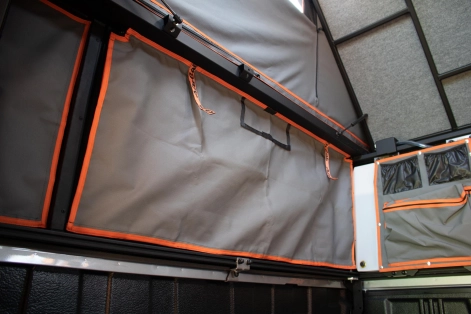 TOYOTA HILUX REVO 2020 CANOPY CAMPER ALU-CAB TERRAIN TAMER interieur