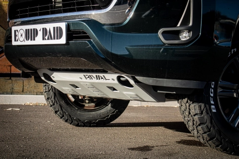 préparation 4x4 alsace par Equip'Raid Toyota Hilux revo professionnel protection chassis