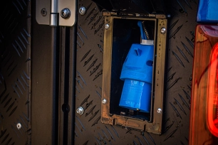 prise caming car canopy camper Alu Cab aménagement sur mesure ford ranger