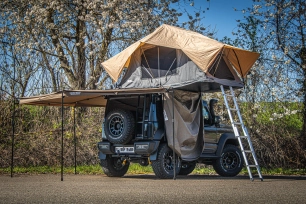 Tente de toit sur un Suzuki Jimny installé chez Equip'Raid Alsace