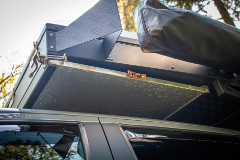 Ford ranger Canopy Camper Alu-Cab préparé par Equip'Raid Mulhouse