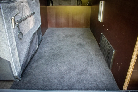 Ford ranger Canopy Camper Alu-Cab préparé par Equip'Raid Mulhouse