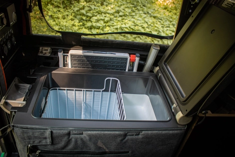 Ford ranger Canopy Camper Alu-Cab préparé par Equip'Raid Mulhouse réfrigérateur arb classic