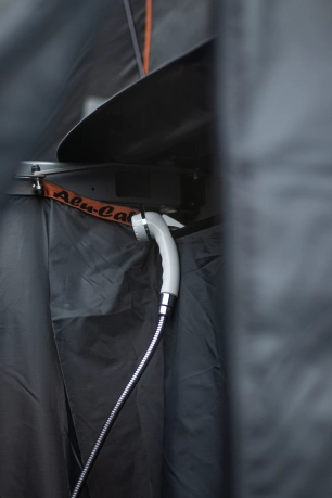 douche extérieur 4x4 auvent douche Alu-cab bivouaque préparation 4x4 jeep