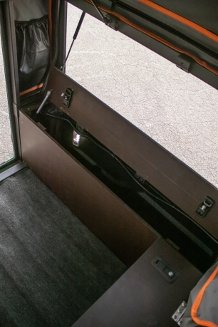 aménagement sur mesure intérieur 4x4 pick up Canopy camper Alu-cab préparation 4x4 Equip'raid