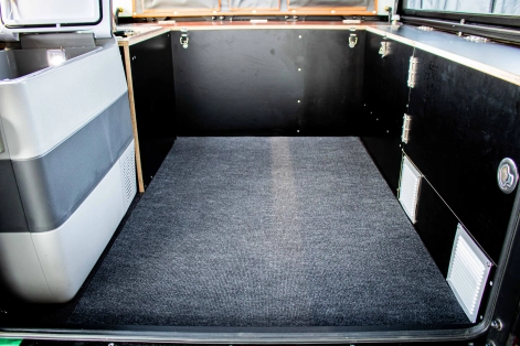 Aménagement intérieur réalisé par Equip'Raid pour Canopy Camper, Hardtop ou Cellule