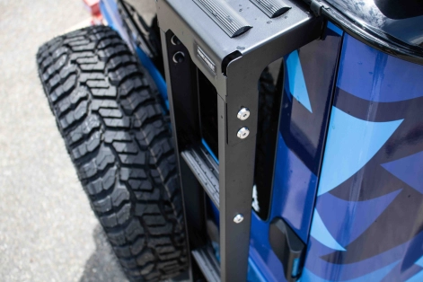 Détail de l'échelle de porte arrière pour Suzuki Jimny