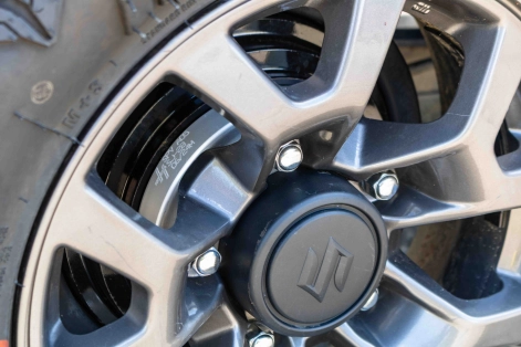 Elargisseur de voie 28mm en aluminium Hofmann pour Suzuki Jimny