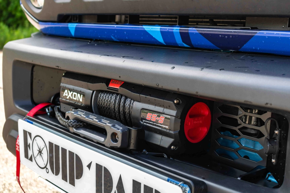 Treuil WARN Axon 55-s et platine d'intégration au pare choc d'origine pour Suzuki Jimny