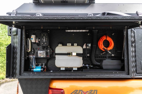 Compartiment technique de la cellule alu cab Khaya