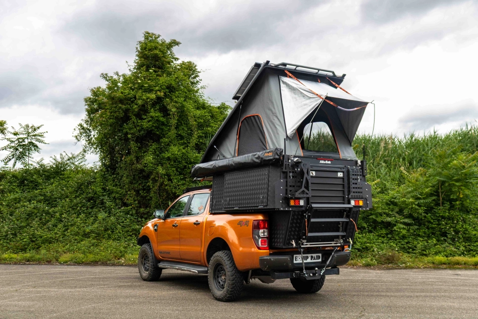 Cellule Khaya Alu-Cab sur ford ranger PXII tente ouverte