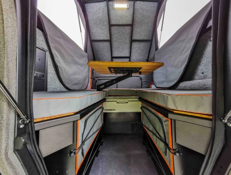 Vue arrière de la cellule Khaya ouverte