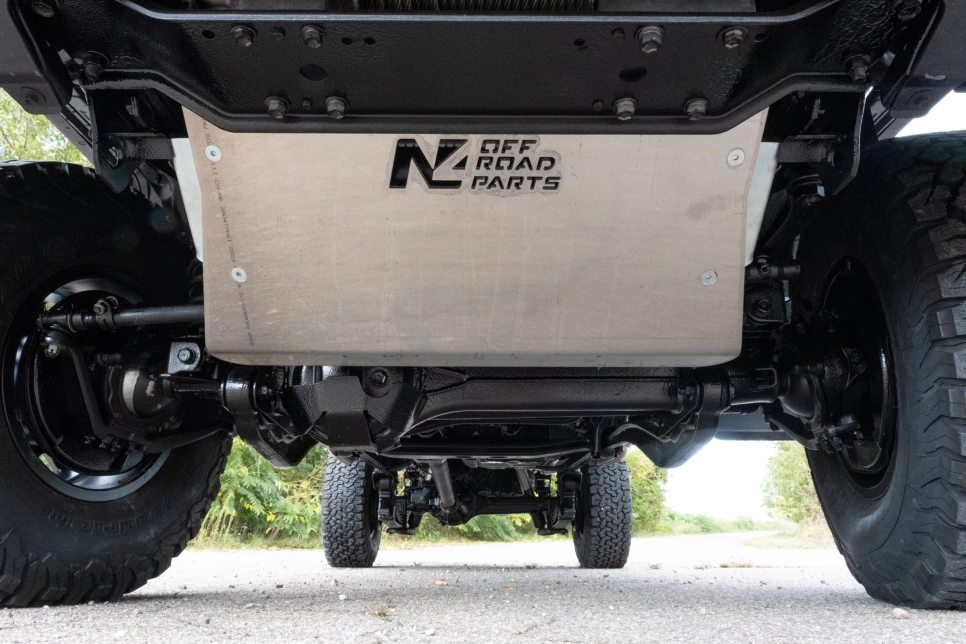 Toyota Land Cruiser 79 2024 facelift version Afrique jantes Evo Corse Equip'Raid blindages aluminoium 6mm