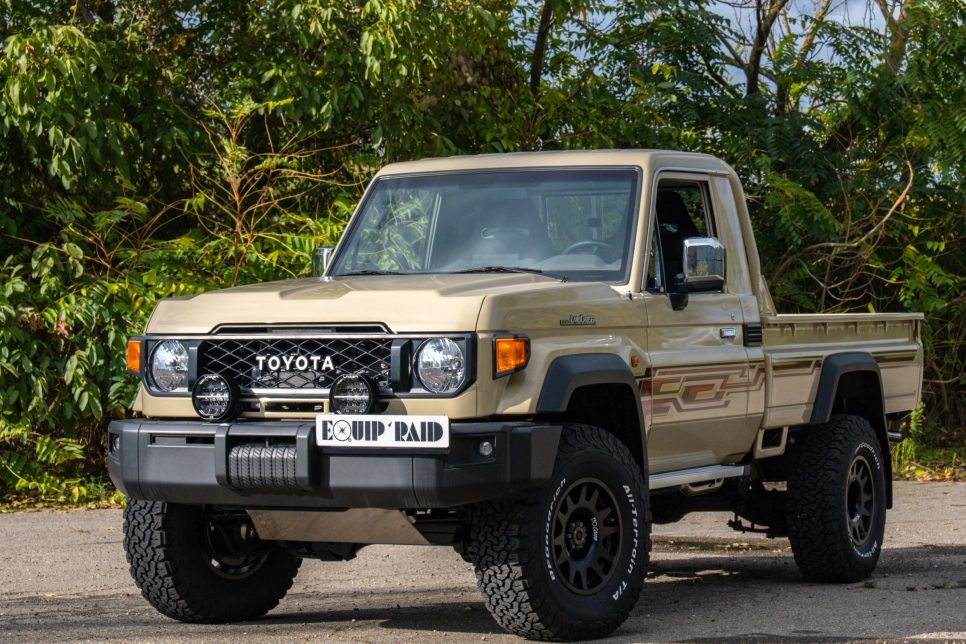 Toyota Land Cruiser 79 2024 facelift version Afrique jantes Evo Corse Equip'Raid