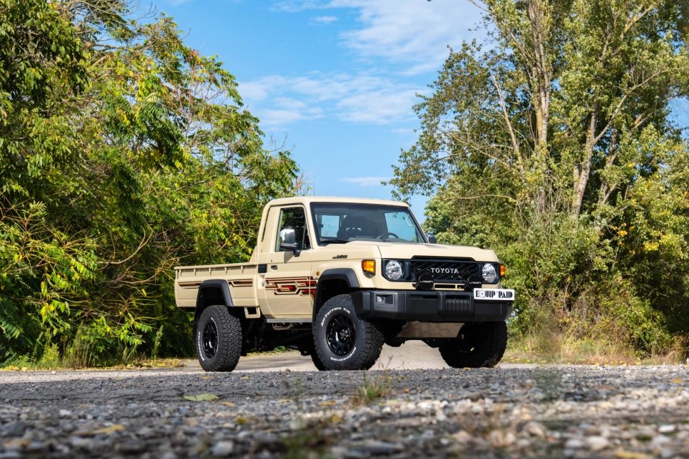 Toyota Land Cruiser 79 2024 facelift version Afrique jantes Evo Corse Equip'Raid magnifique