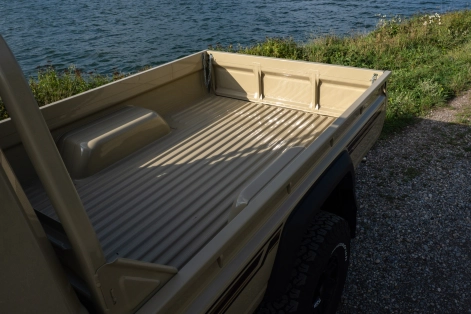 Toyota Land Cruiser 79 2024 facelift version Afrique jantes Evo Corse Equip'Raid benne utilitaire