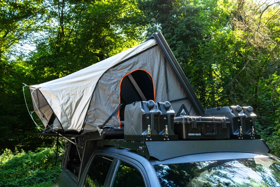 preparation-4x4-dodge-ram-1500-modcap-family-galerie-frontrunner-alu-cab