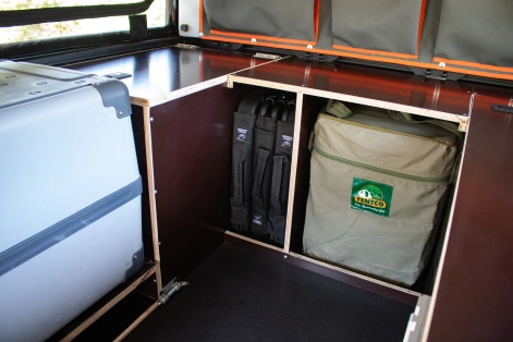 Préparation Ford Ranger PXI tout terrain 4x4 raid offroad avec Canopy Camper Alu-Cab rangement