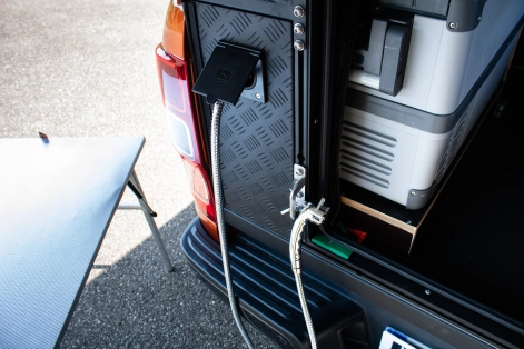 Préparation Ford Ranger PXI tout terrain 4x4 raid offroad avec Canopy Camper Alu-Cab douchette